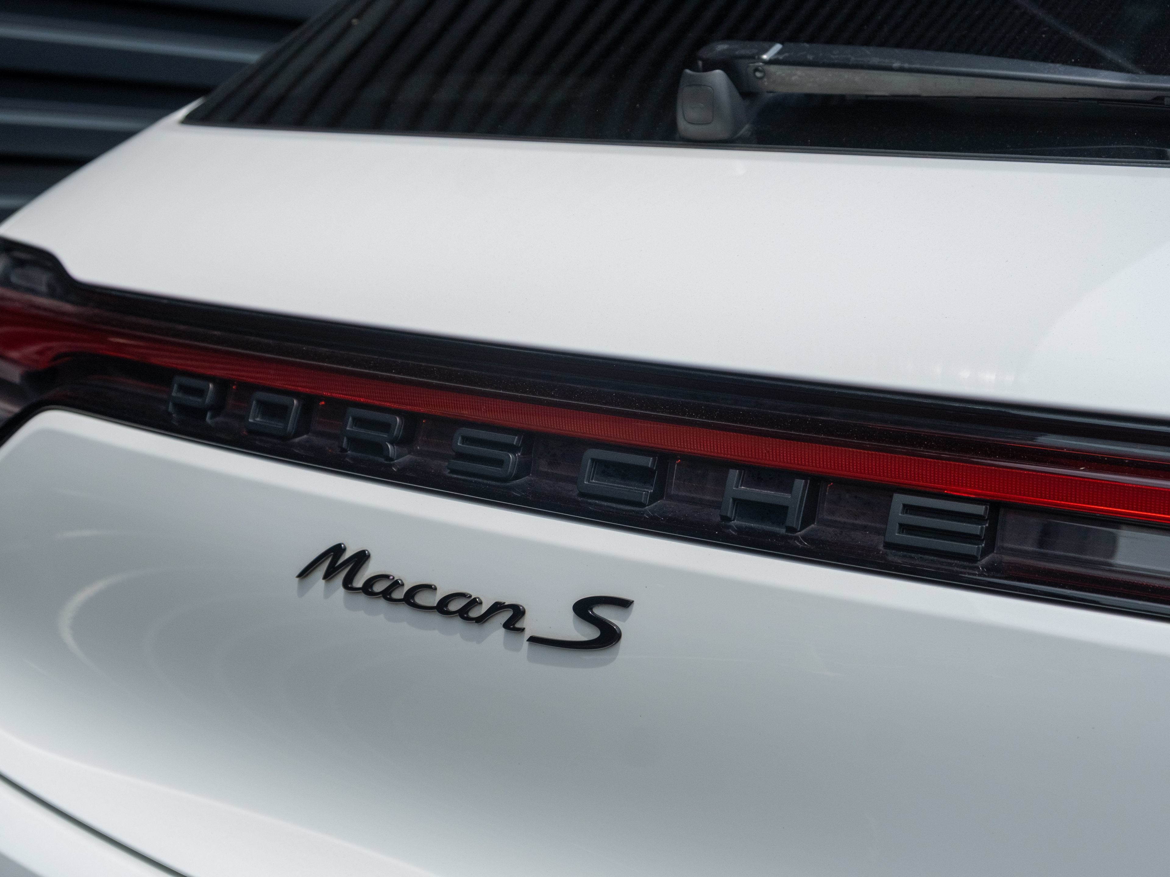Certified 2021 Porsche Macan S AWD/4WD image 20