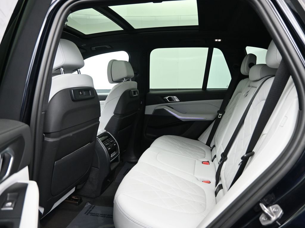 Used 2023 BMW X5 xDrive40i w/ M Sport Package image 31