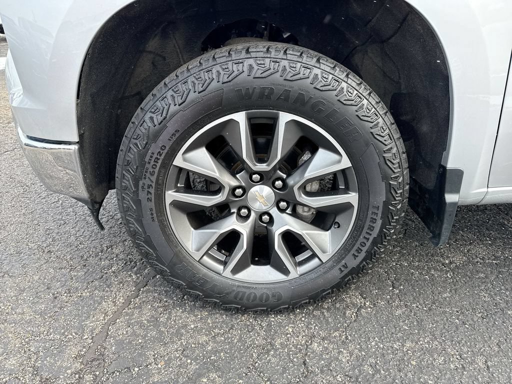 Used 2022 Chevrolet Silverado 1500 LT AWD/4WD image 10