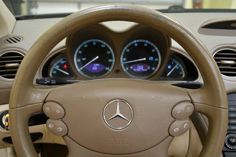 Used 2008 Mercedes-Benz SL 550 w/ P1 Pkg image 33