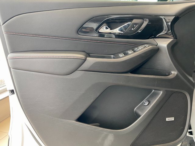 Used 2023 Chevrolet Traverse RS image 8