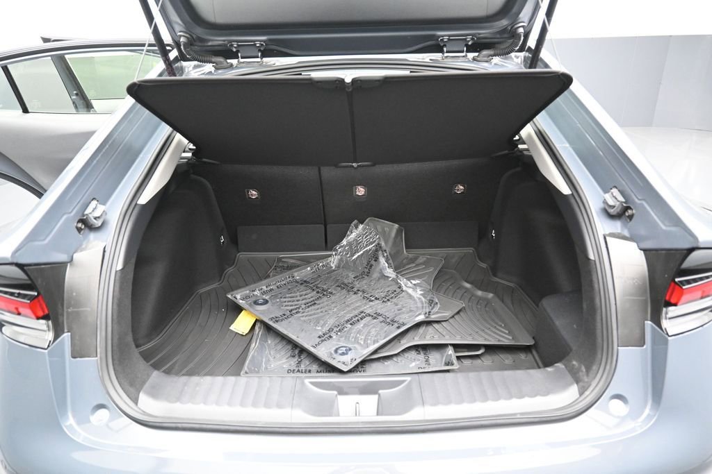 Used 2024 Toyota Prius LE AWD/4WD image 27