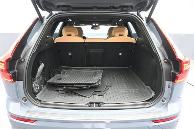 Used 2023 Volvo XC60 B6 Ultimate w/ Protection Package Premier AWD/4WD image 27