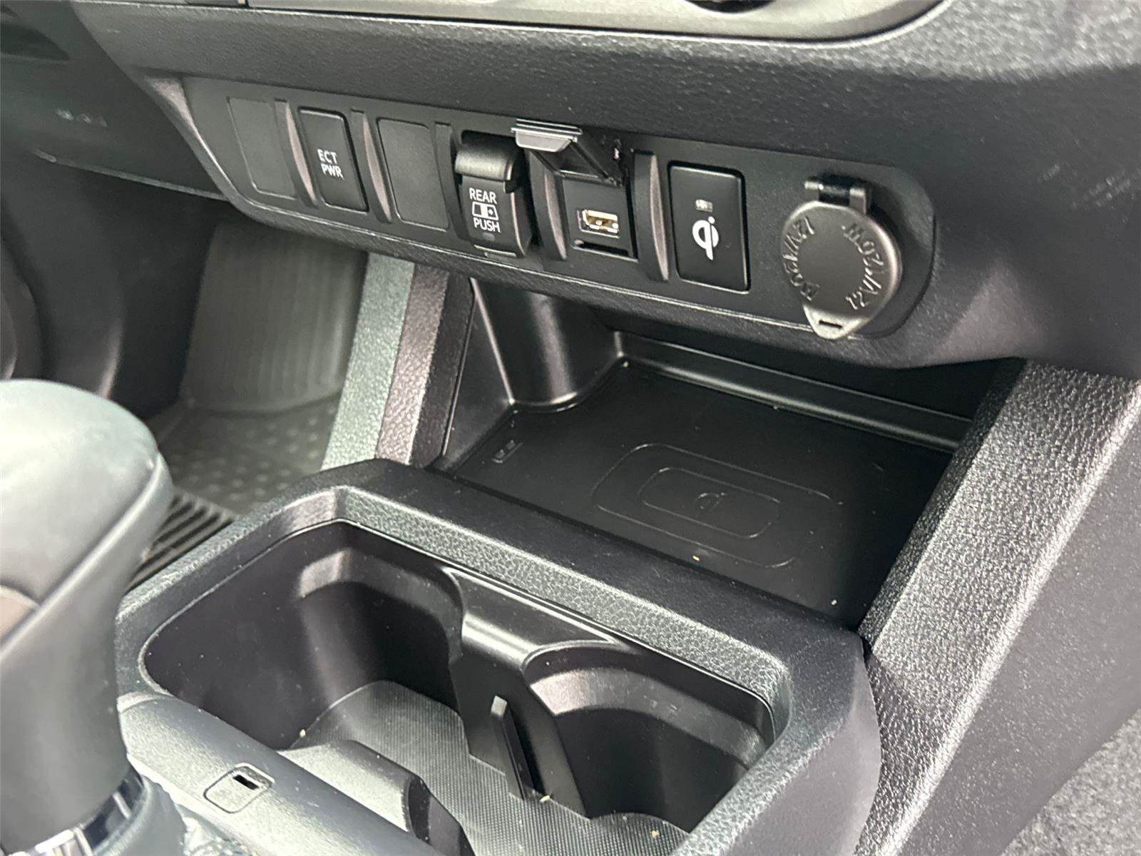 Used 2023 Toyota Tacoma TRD Sport AWD/4WD image 17