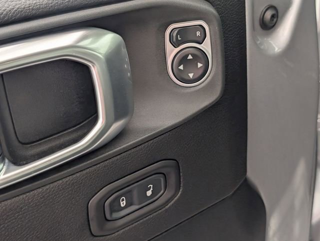 Used 2020 Jeep Gladiator Rubicon image 11