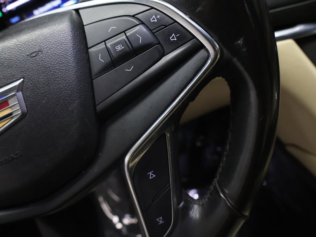Used 2018 Cadillac XT5 FWD image 20
