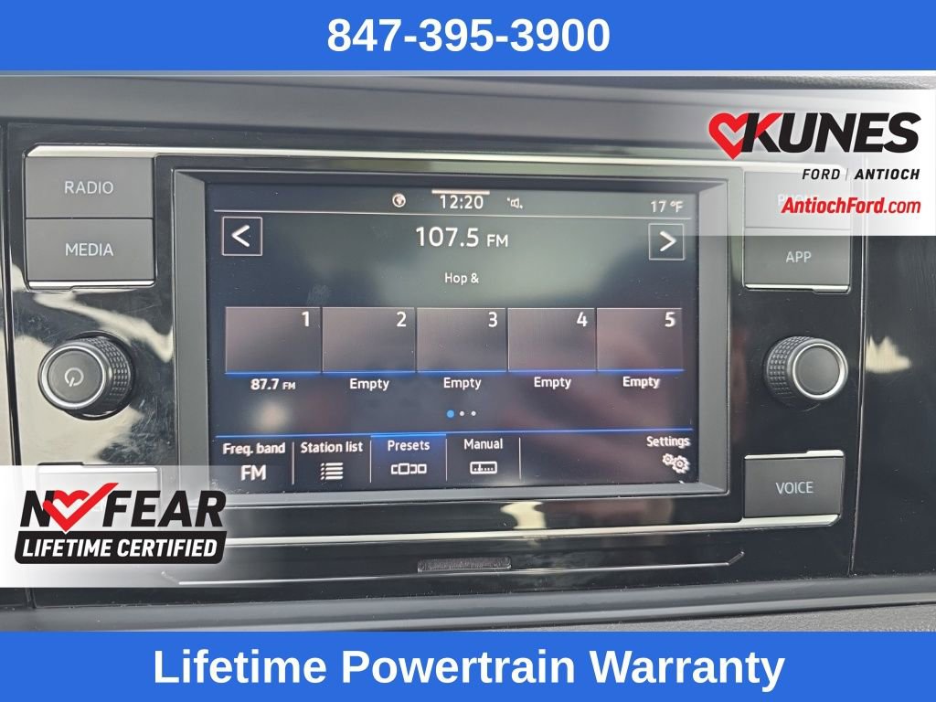 Used 2024 Volkswagen Jetta SE image 32