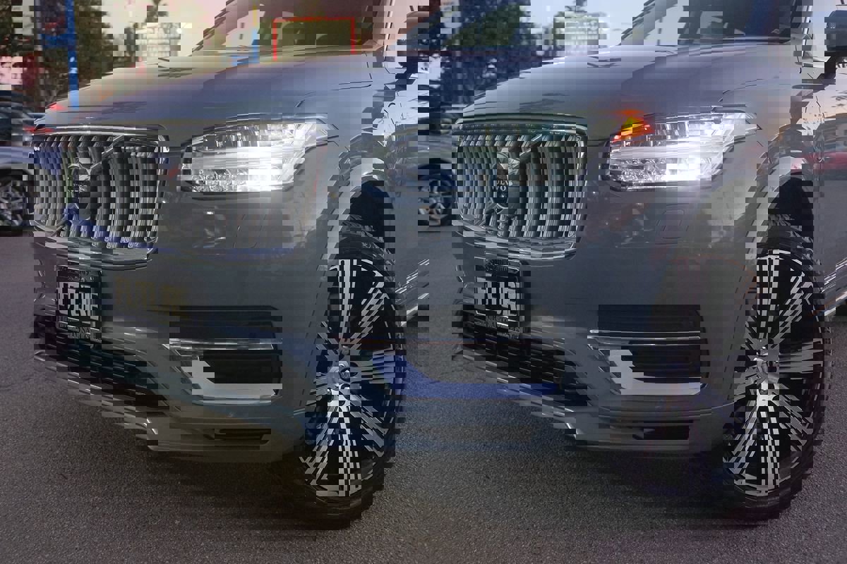 Used 2020 Volvo XC90 T8 Inscription w/ Protection Package Premier image 7