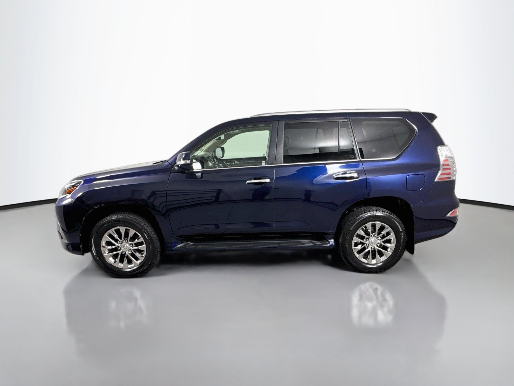 Used 2020 Lexus GX 460 Premium w/ Premium Package AWD/4WD image 4