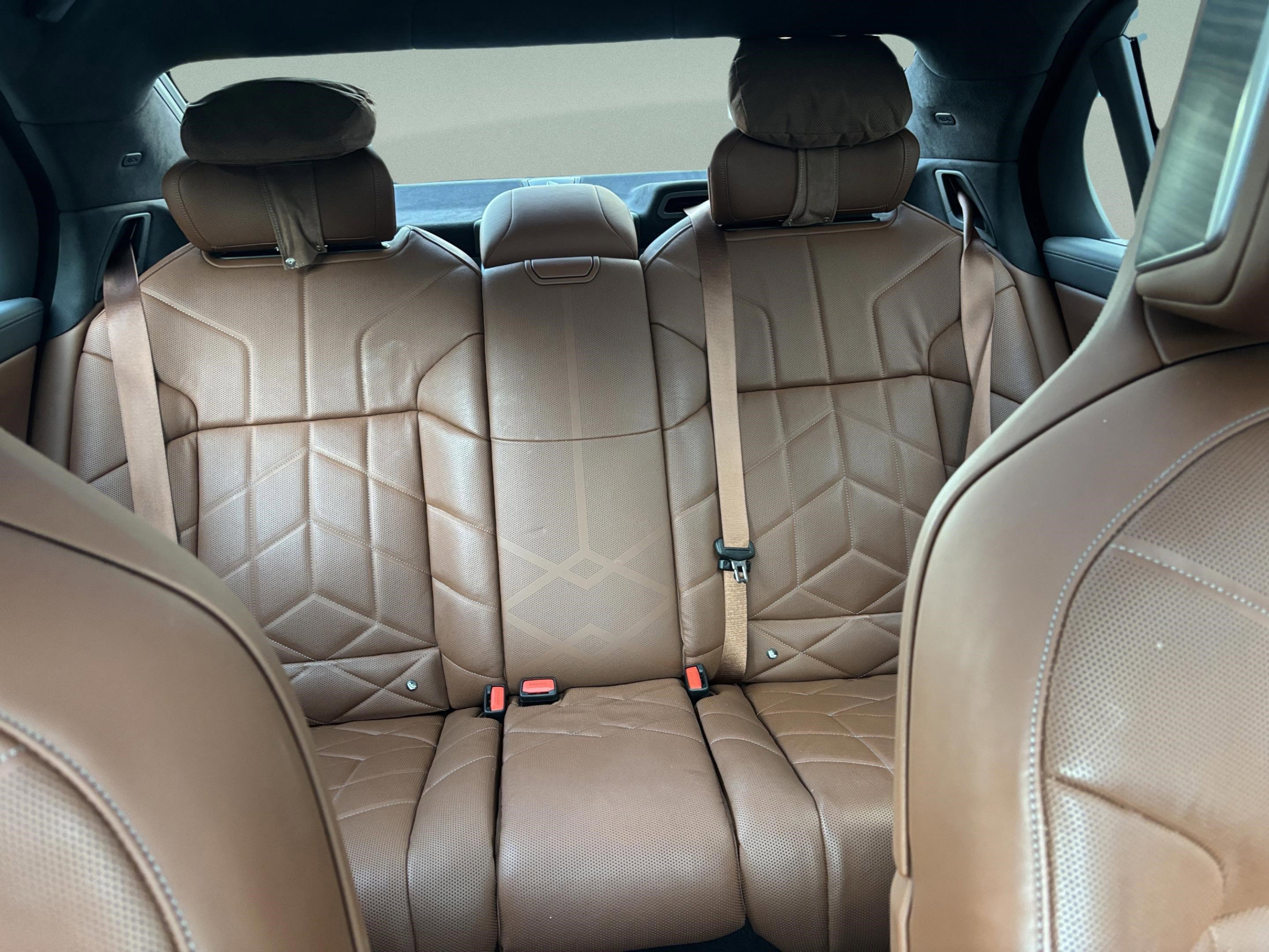 Used 2024 BMW i7 eDrive50 w/ Executive Package image 34