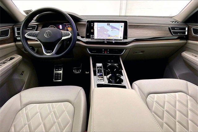 Used 2025 Volkswagen Atlas SEL Premium R-Line image 15