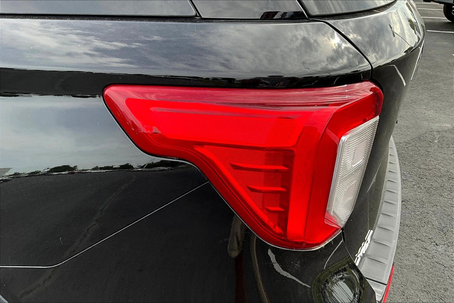 Used 2022 Ford Explorer XLT AWD/4WD image 23