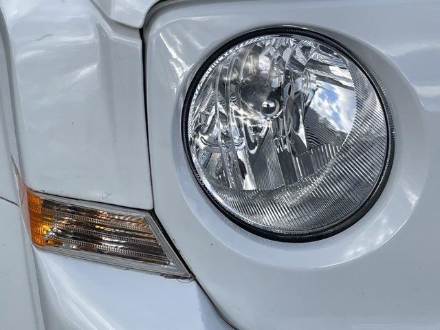 Used 2017 Jeep Patriot Latitude image 17