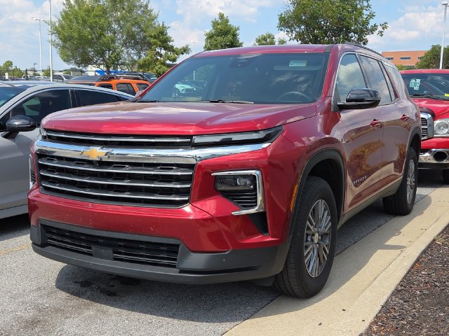 Used 2026 Chevrolet Traverse LT AWD/4WD image 1