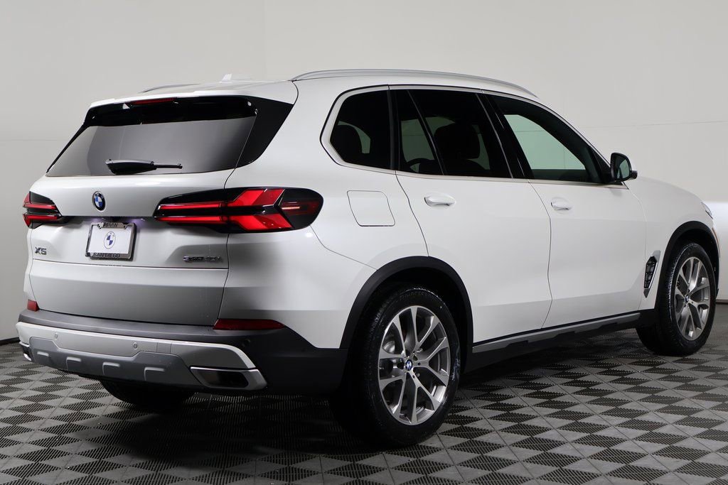 New 2026 BMW X5 sDrive40i w/ Climate Comfort Package image 2