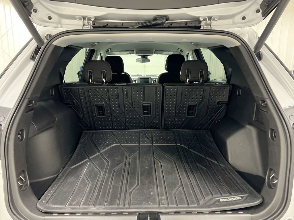 Used 2020 Chevrolet Equinox LT w/ Driver Convenience Package image 23