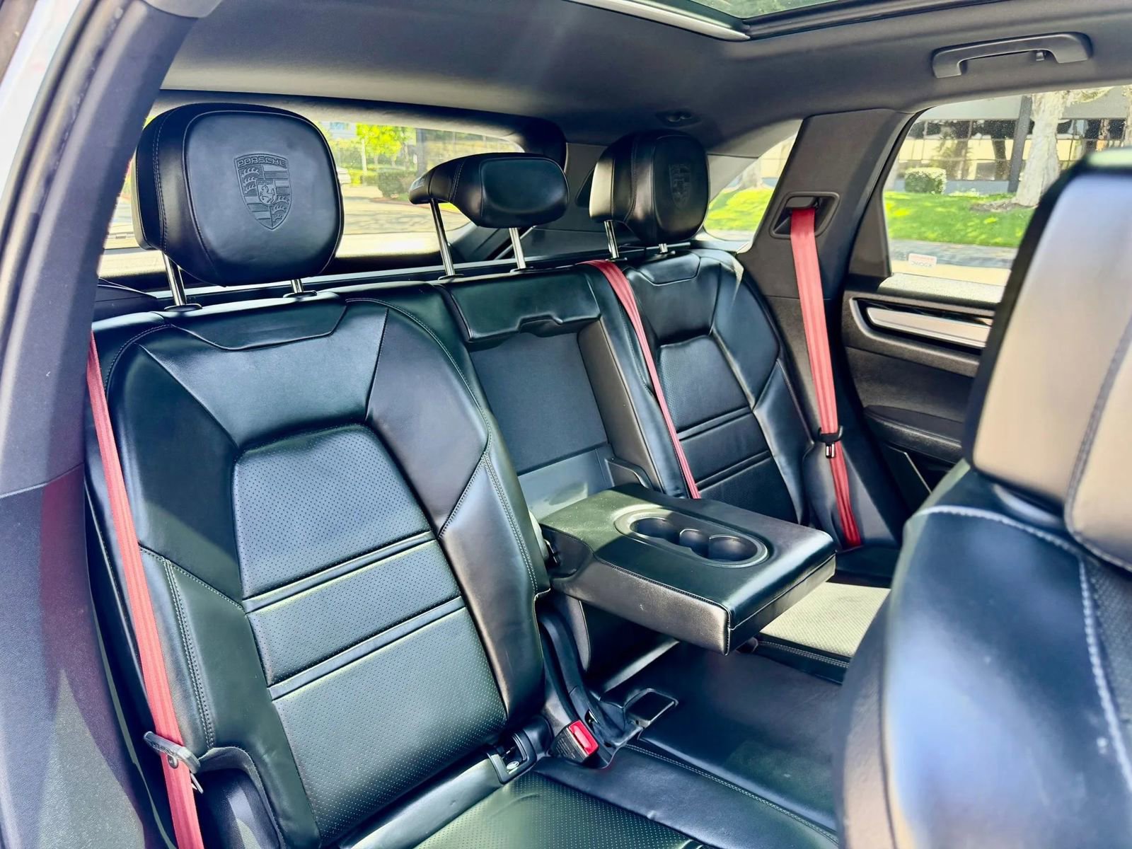 Used 2022 Porsche Cayenne Platinum Edition w/ Premium Package Plus AWD/4WD image 14