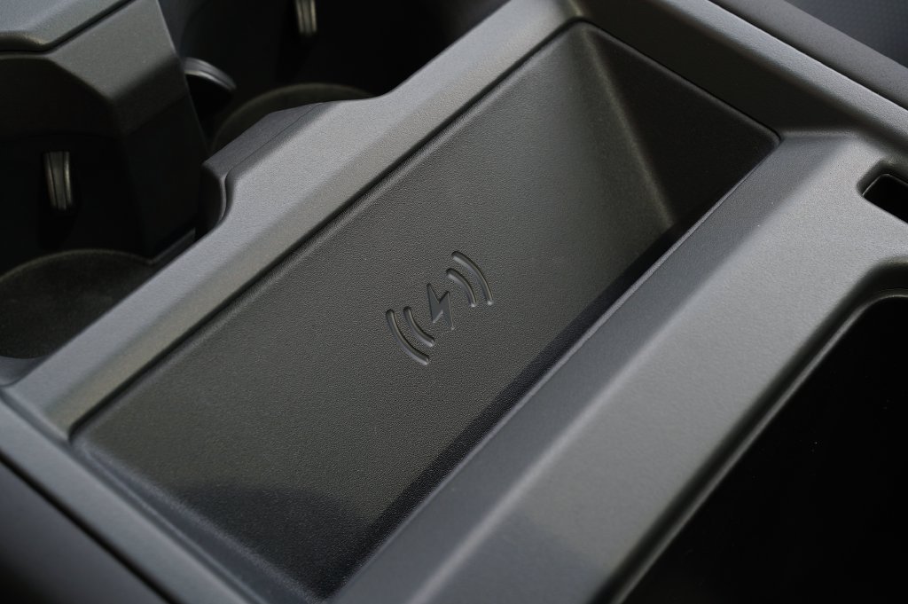 New 2026 Land Rover Defender 110 S AWD/4WD image 28