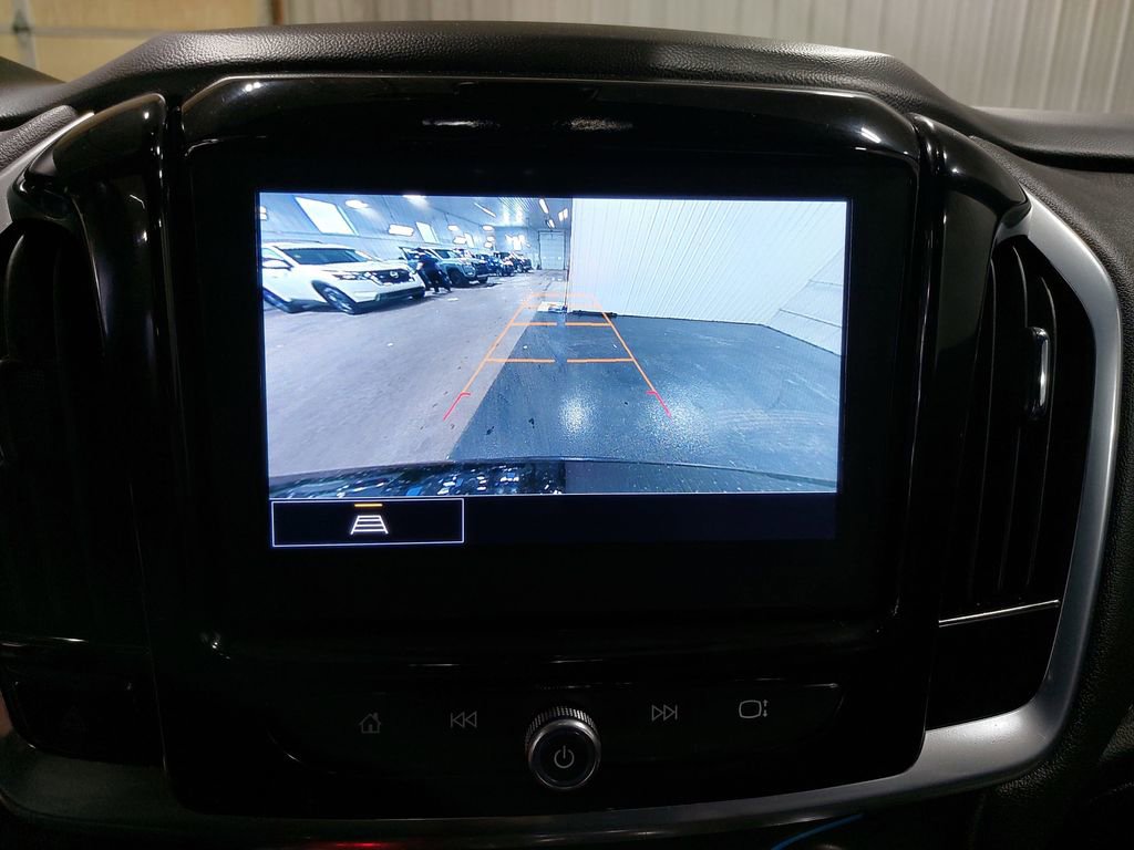 Used 2022 Chevrolet Traverse LT image 24