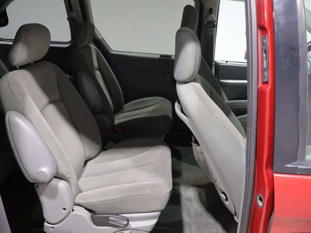 Used 2006 Dodge Caravan SXT w/ Popular Equipment Group I FWD image 18