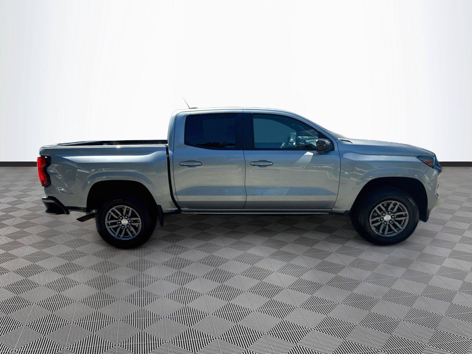 Used 2023 Chevrolet Colorado LT w/ LT Convenience Package II RWD image 8