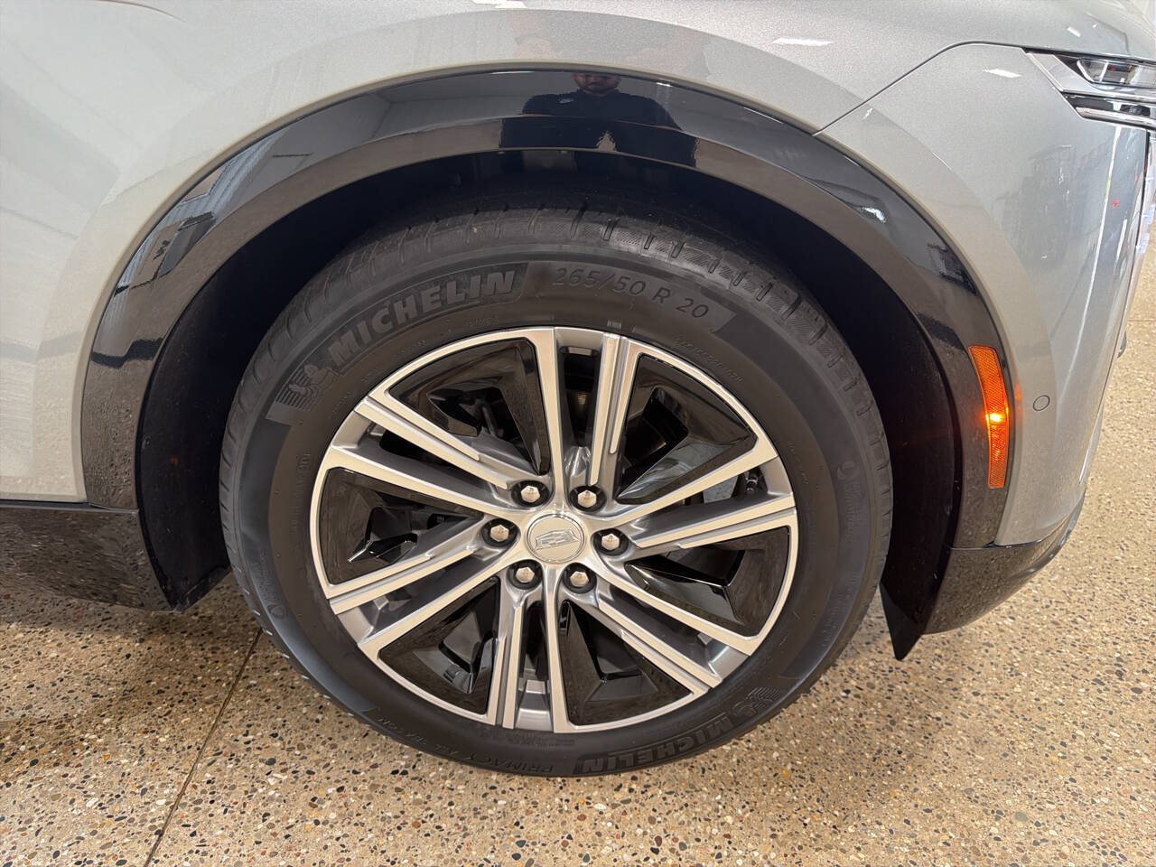 Used 2024 Cadillac Lyriq Luxury AWD/4WD image 30