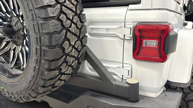 Used 2021 Jeep Wrangler Unlimited Rubicon AWD/4WD image 37