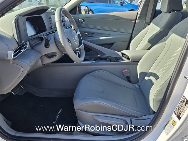 Used 2025 Hyundai Elantra Sport image 5