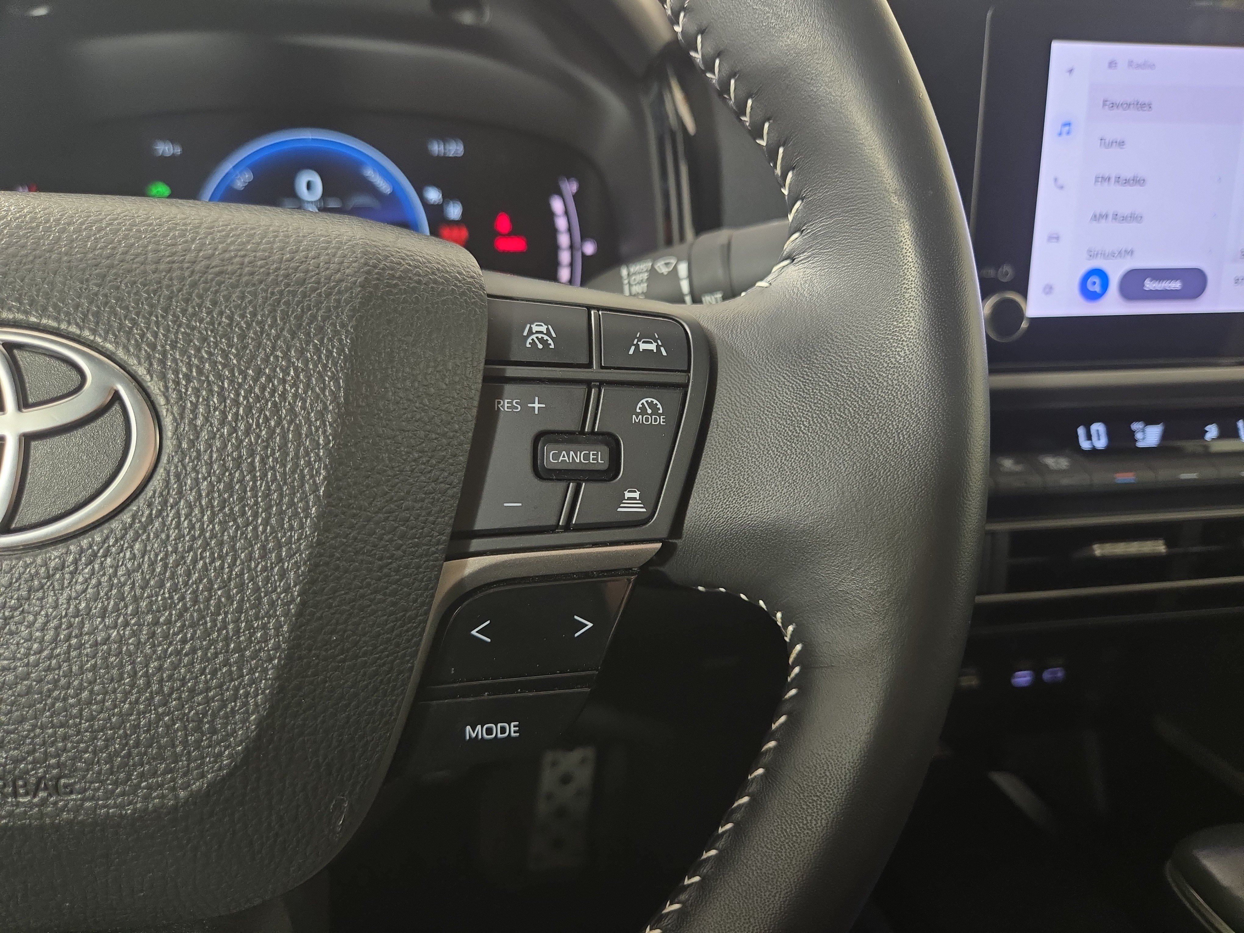 Used 2025 Toyota Camry SE FWD image 16