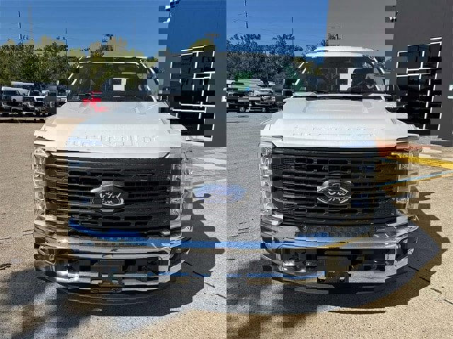 New 2026 Ford F250 XL w/ XL Chrome Package image 2