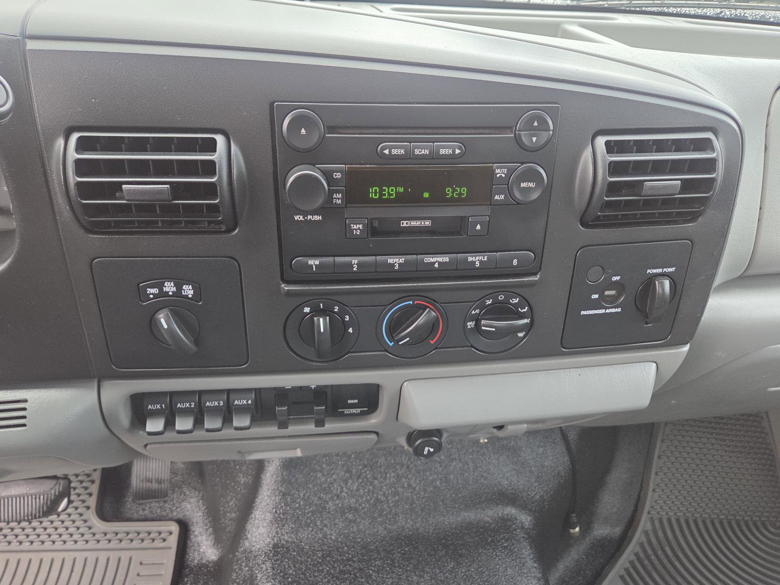 Used 2006 Ford F350 XL image 22