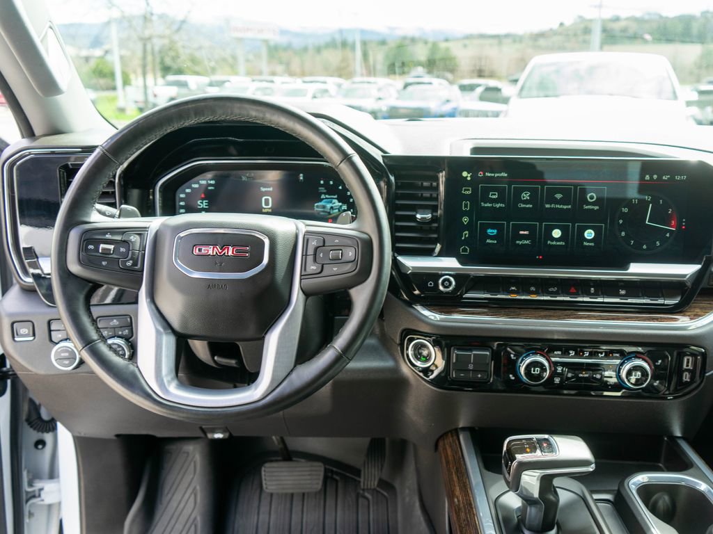 Used 2024 GMC Sierra 1500 Elevation image 13