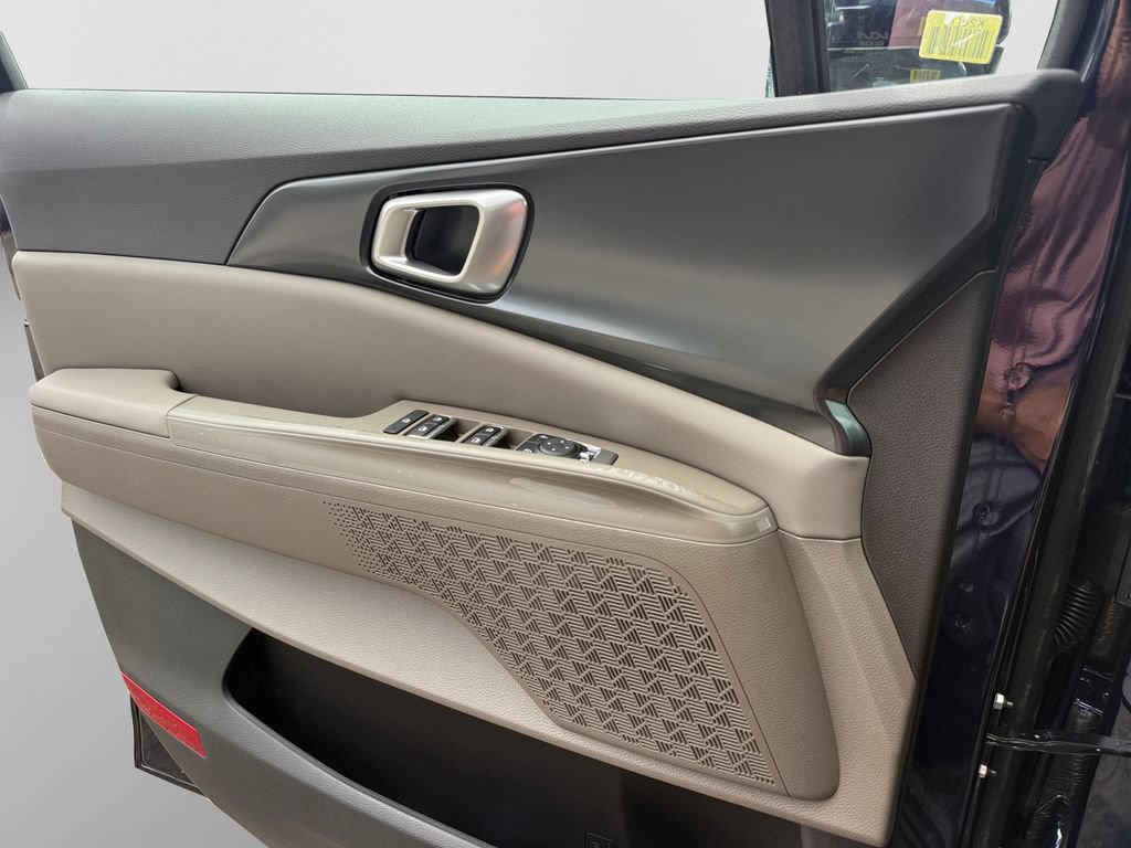 New 2027 Kia Carnival FWD image 27