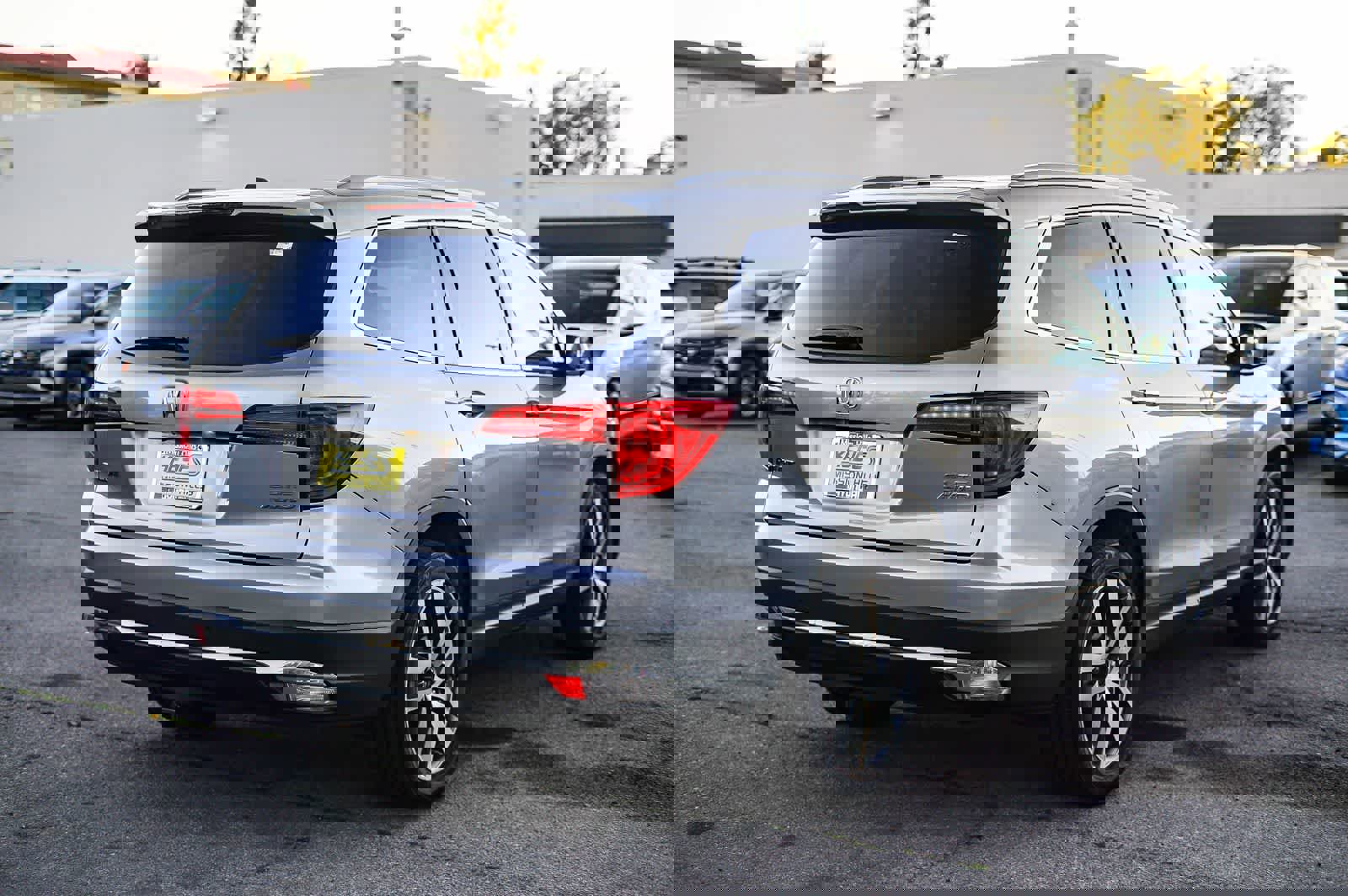 Used 2017 Honda Pilot Elite image 4