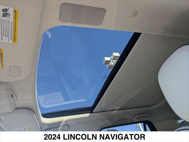 Used 2024 Lincoln Navigator Black Label AWD/4WD image 24