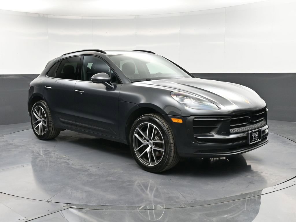 Certified 2025 Porsche Macan image 10