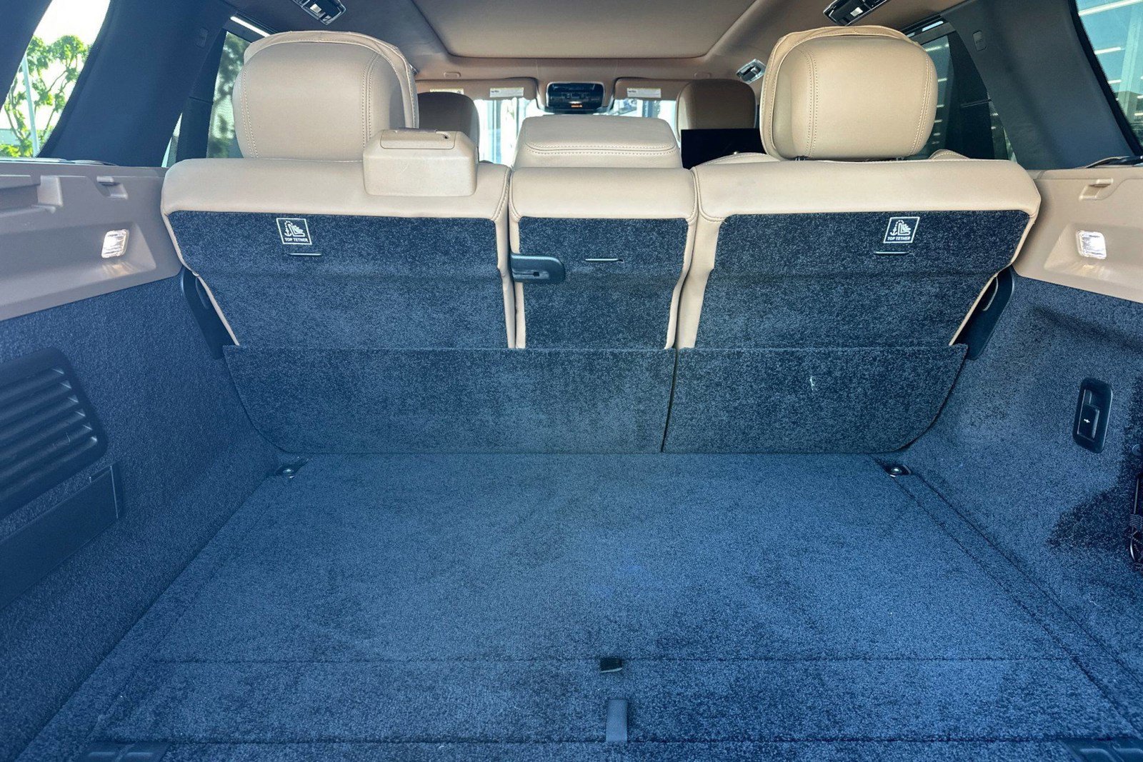 Certified 2023 Land Rover Range Rover Long Wheelbase Autobiography image 36