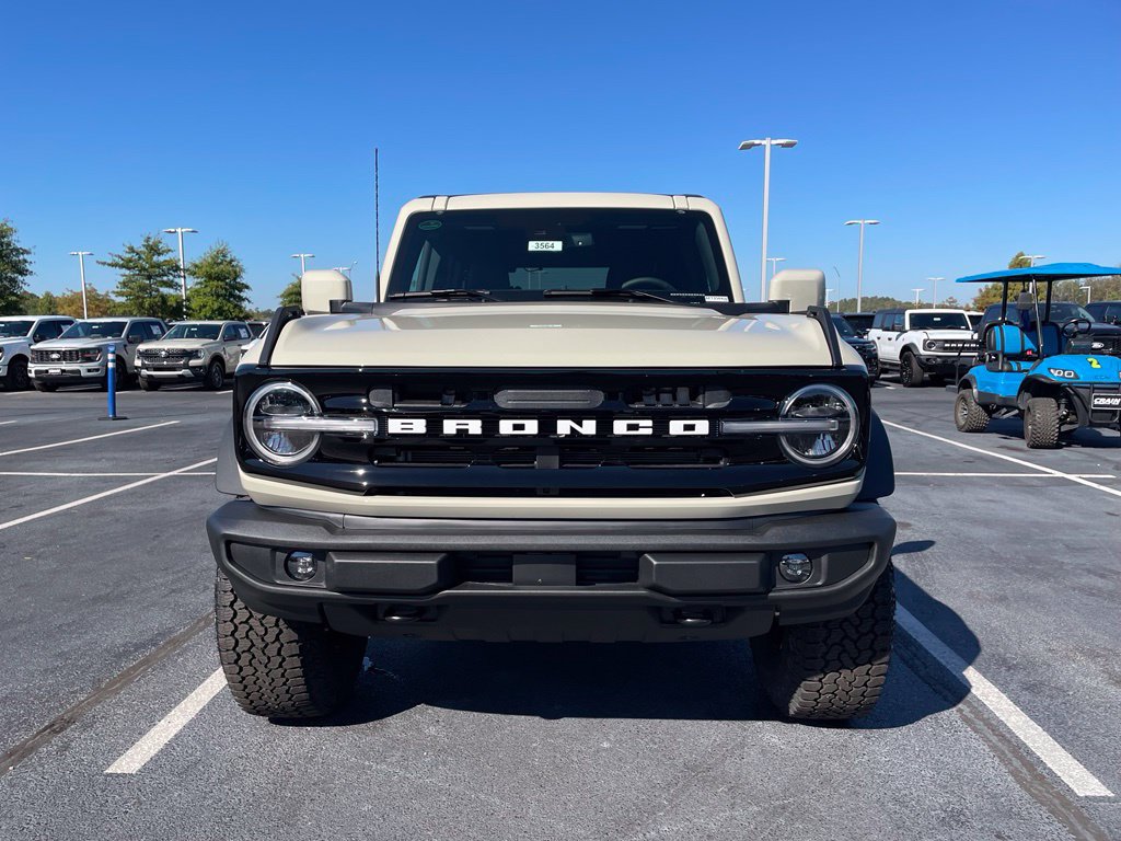 New 2026 Ford Bronco Outer Banks w/ Sasquatch Package AWD/4WD image 2