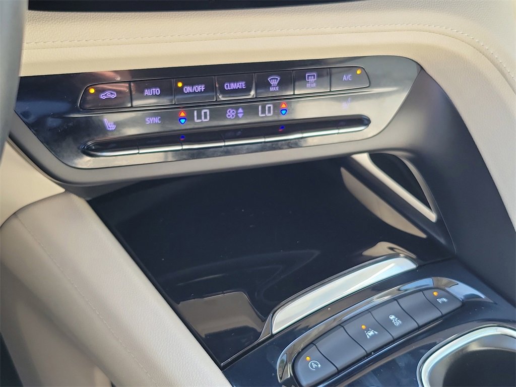 Used 2021 Buick Envision Essence image 29