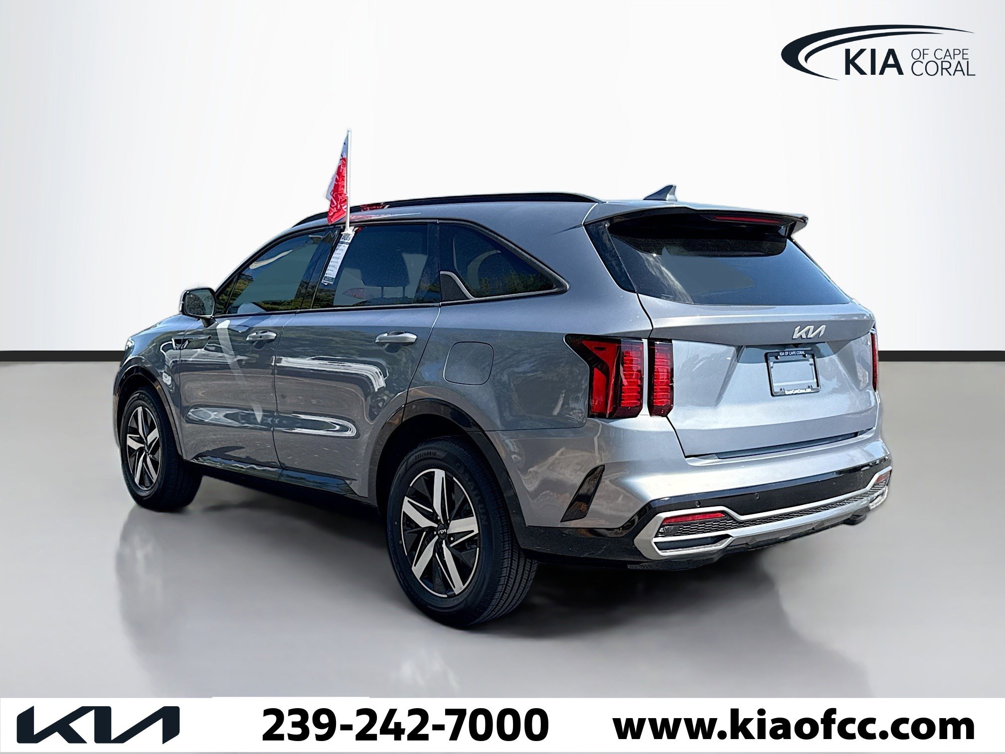 Used 2023 Kia Sorento S w/ Panoramic Sunroof Package image 3