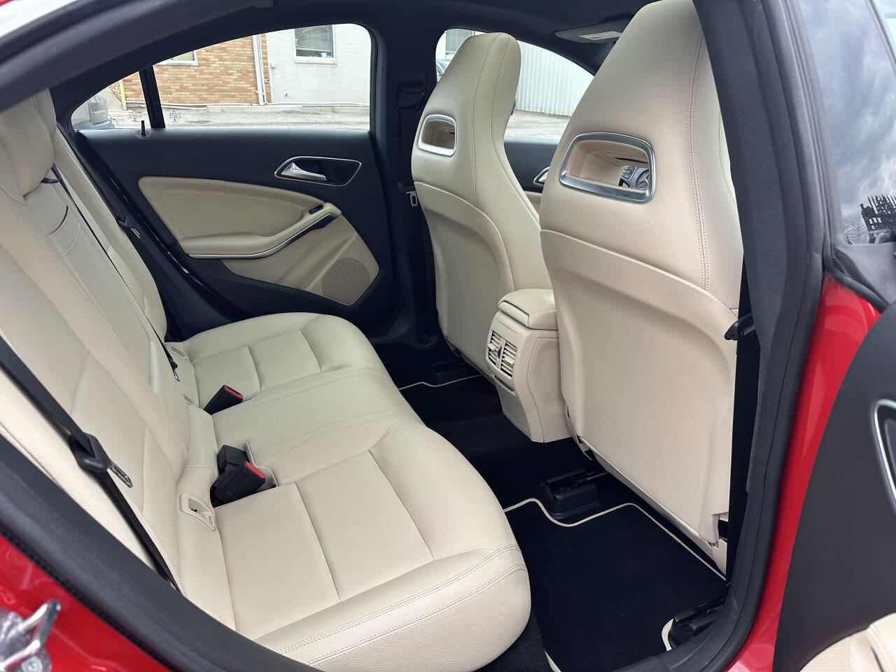 Used 2018 Mercedes-Benz CLA 250 image 35