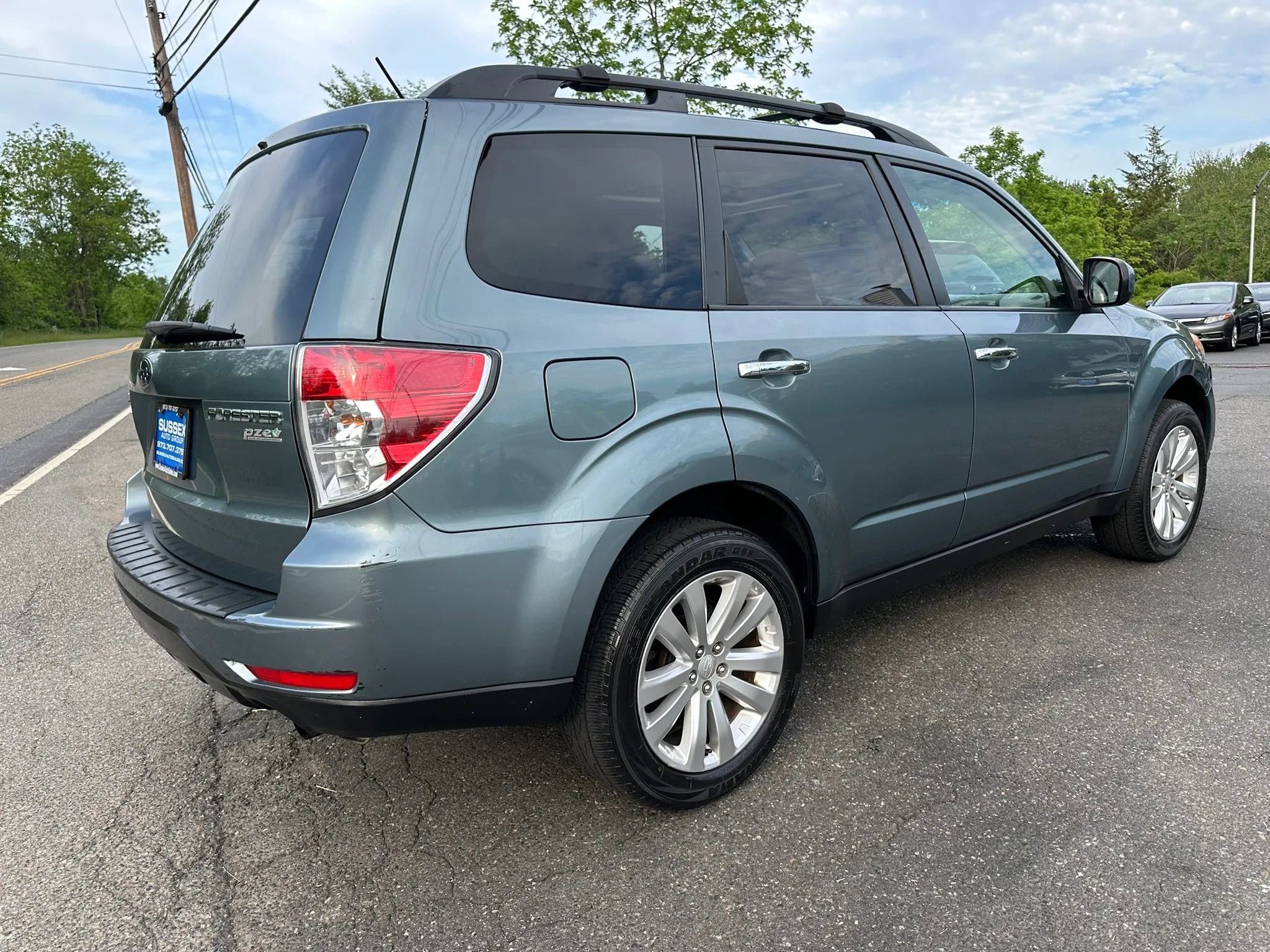 Used 2011 Subaru Forester 2.5X Premium w/ All-Weather Pkg AWD/4WD image 4