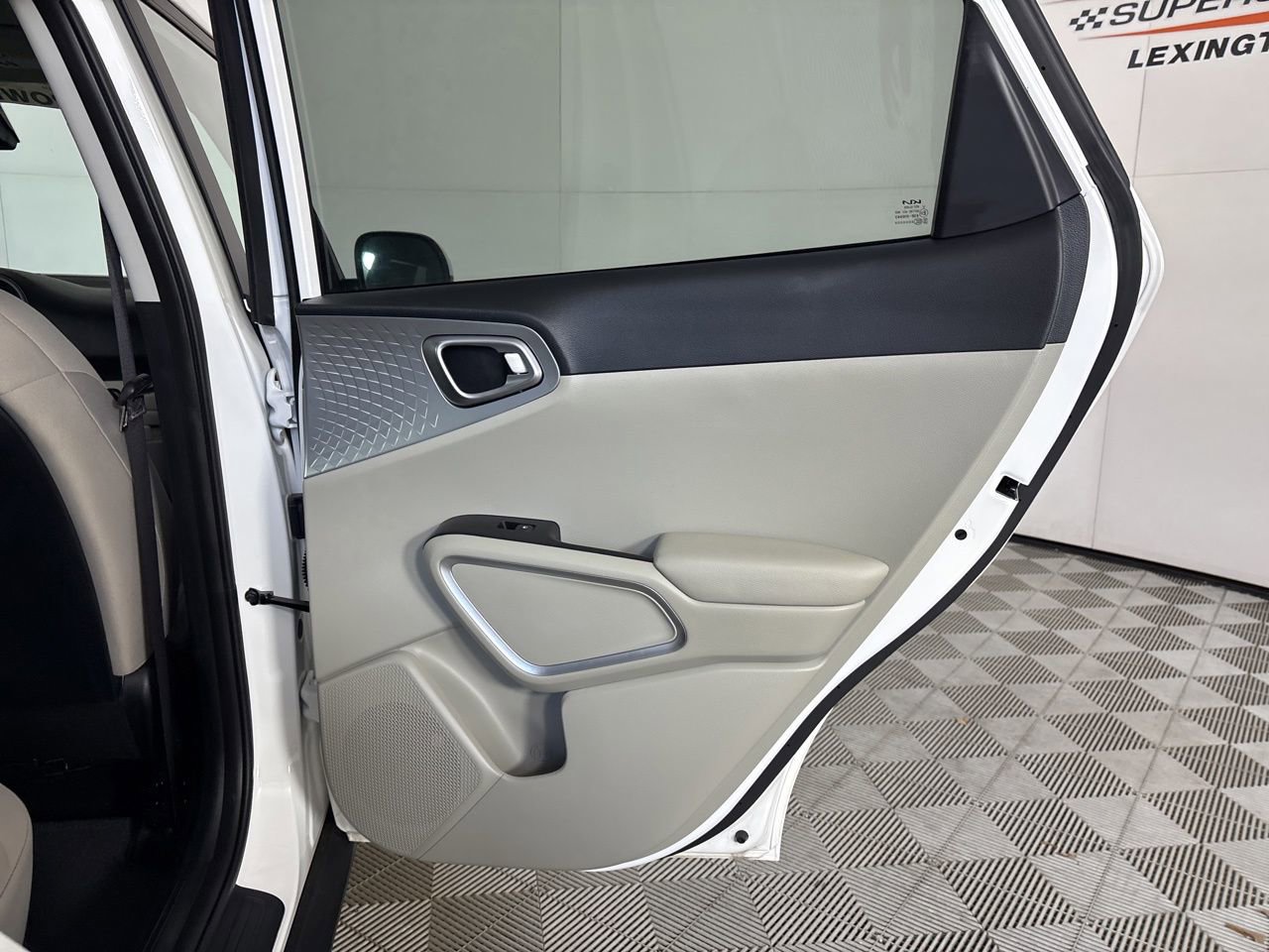 Used 2025 Kia Soul LX image 23