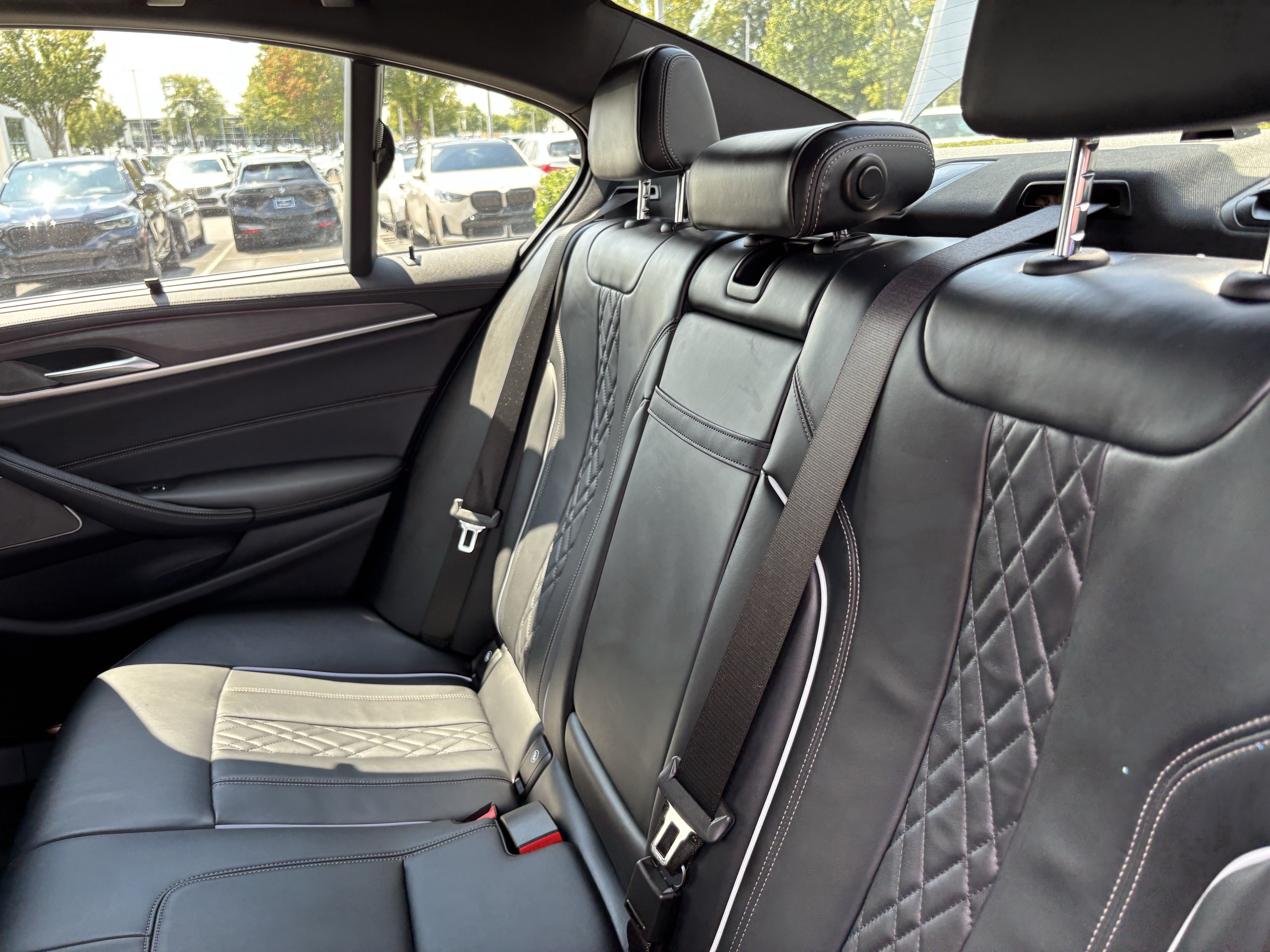 Used 2021 BMW M550i xDrive w/ Executive Package AWD/4WD image 31