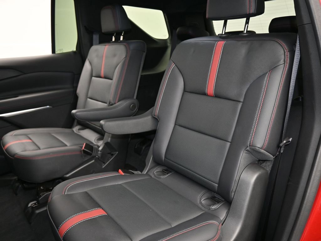 Used 2024 Chevrolet Traverse RS image 42