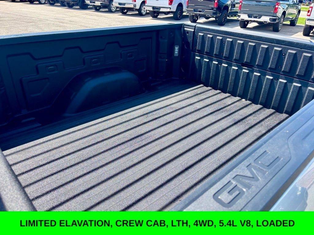 Used 2022 GMC Sierra 1500 Elevation w/ LPO, Elevation Black Package AWD/4WD image 13