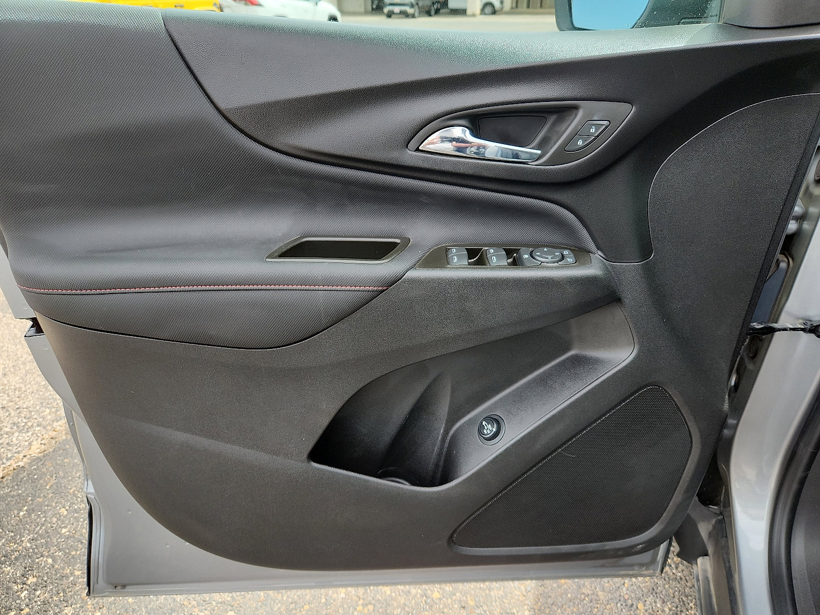 Used 2023 Chevrolet Equinox RS image 10