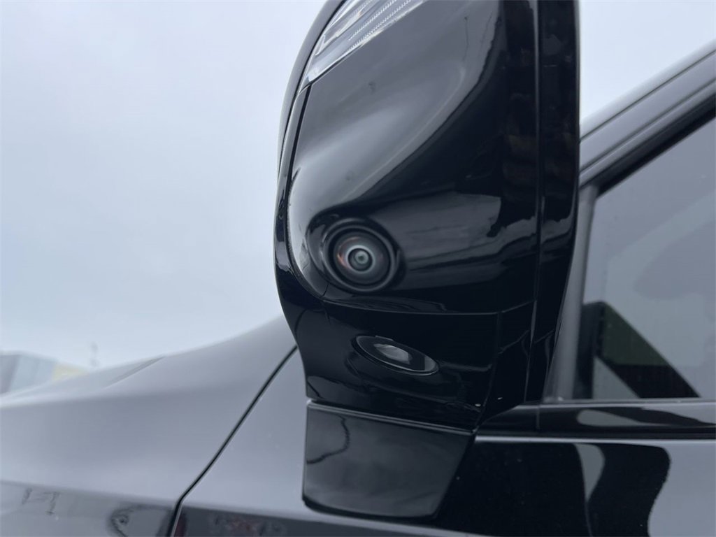 Used 2023 Cadillac Escalade Sport image 2