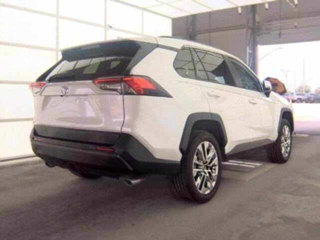 Used 2025 Toyota RAV4 XLE Premium AWD/4WD image 4