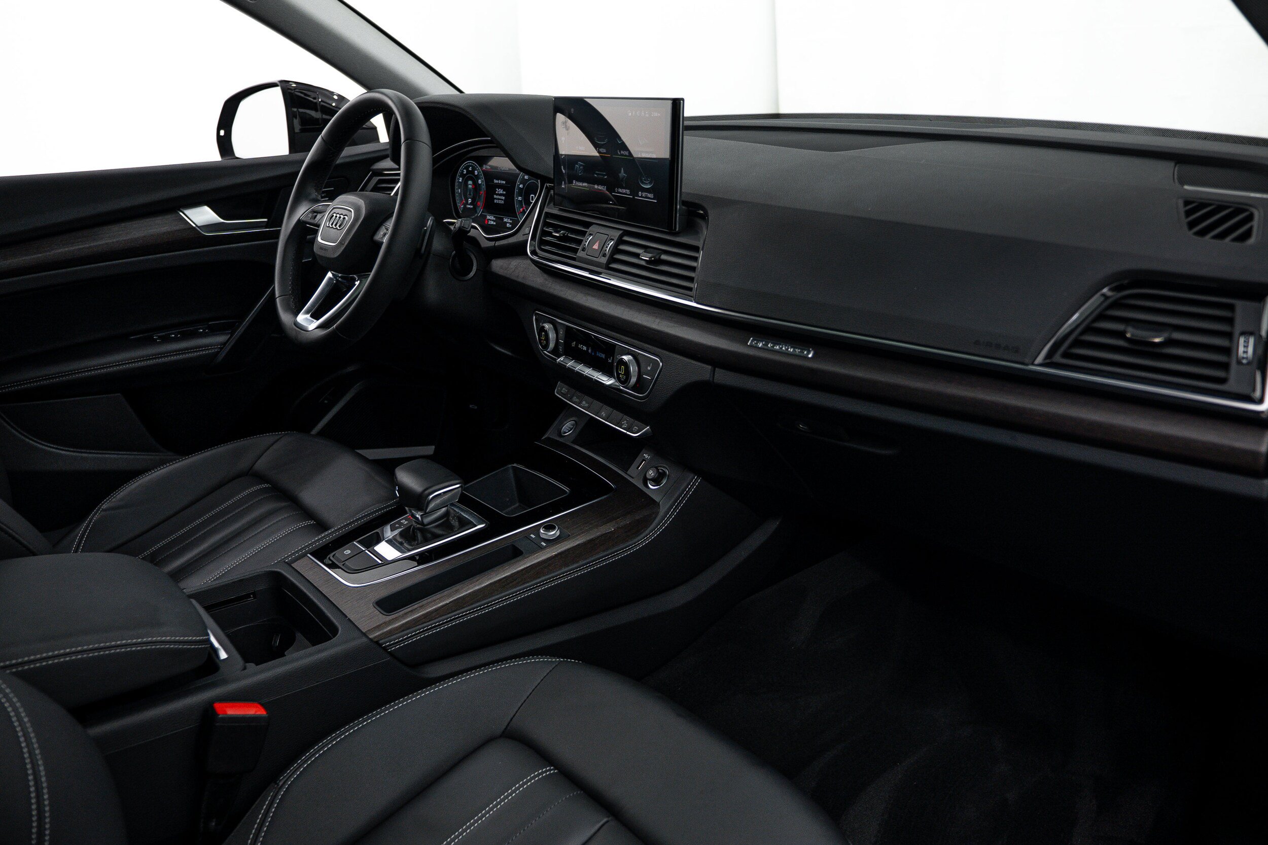 Certified 2022 Audi Q5 2.0T Premium Plus w/ Premium Plus Package AWD/4WD image 8